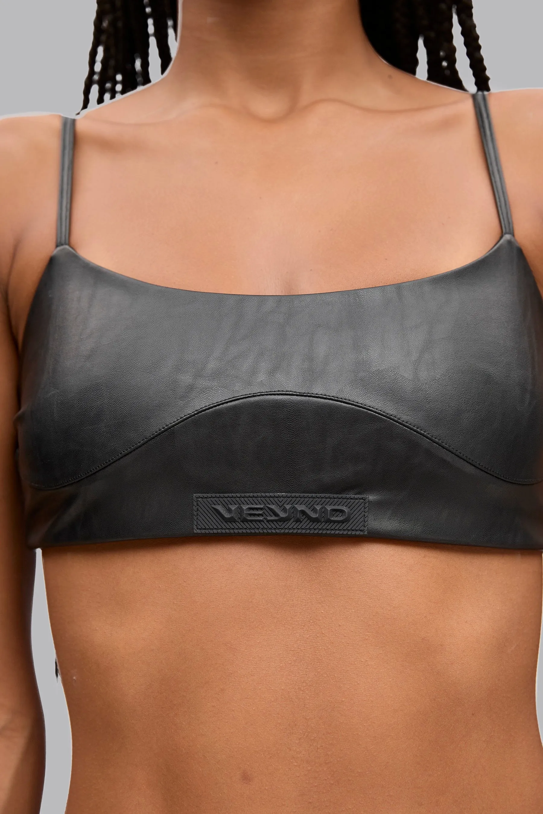 V_GAN LEATHER BOXY BRALETTE - Black
