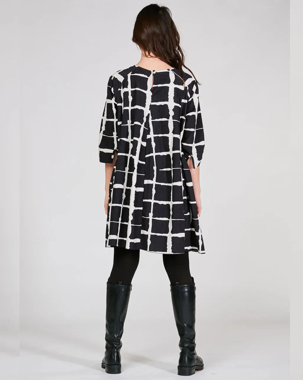 Wave Grid Line Pleated Babydoll Dress